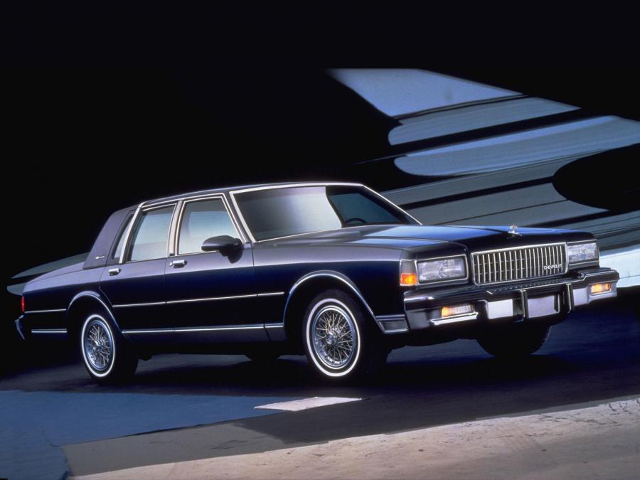  Chevrolet Caprice Brougham LS 1988 года  (фото 4 из 8)